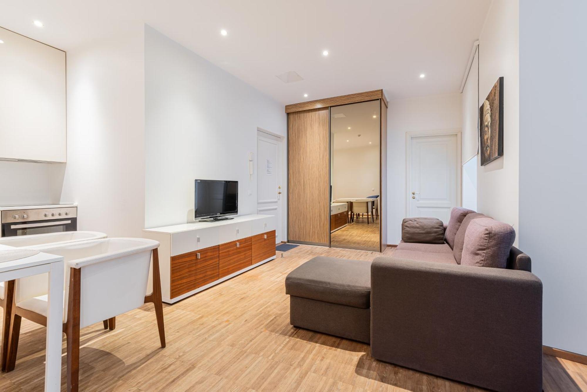 Yoga Aparthotel 4*