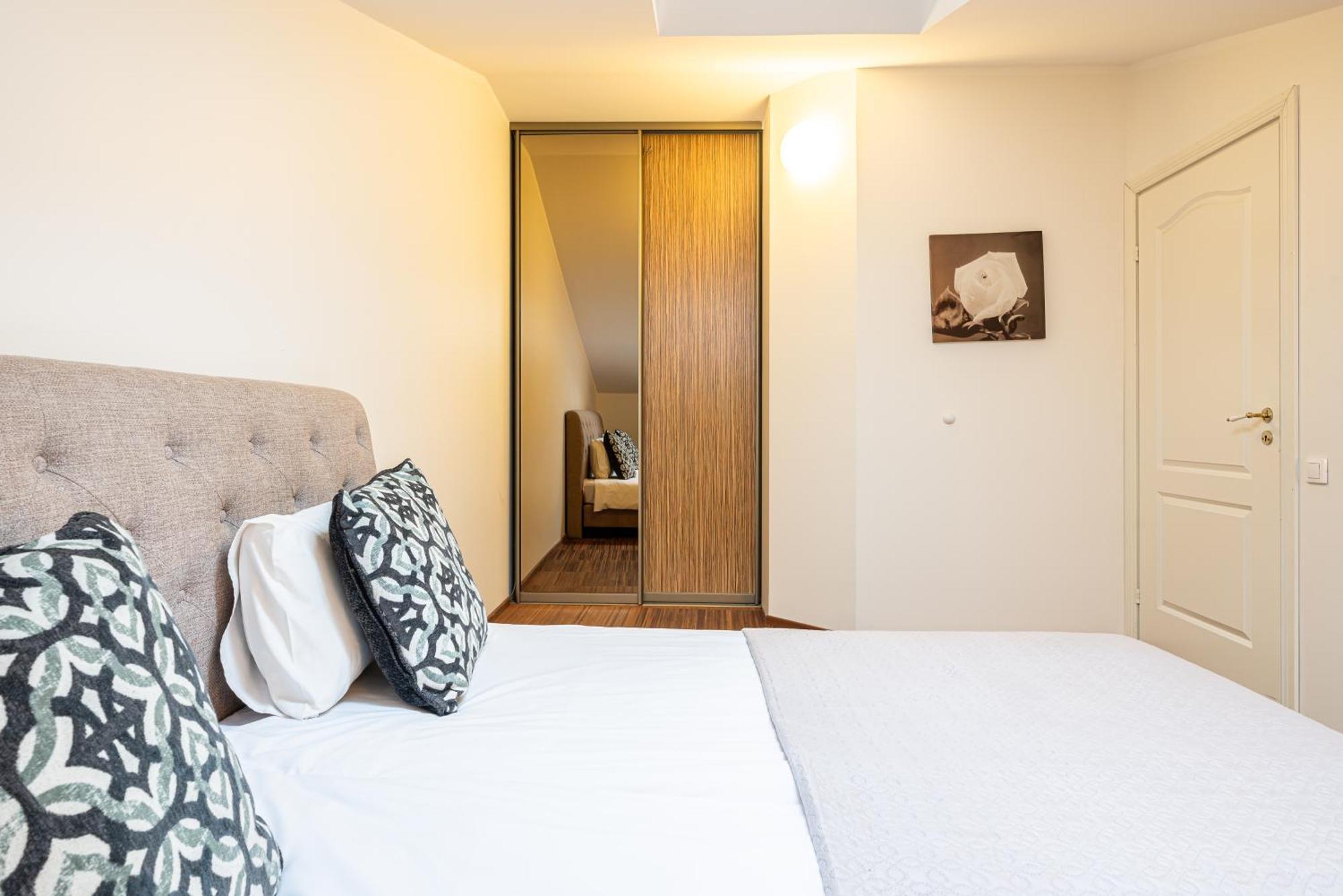 Aparthotel Yoga 4*