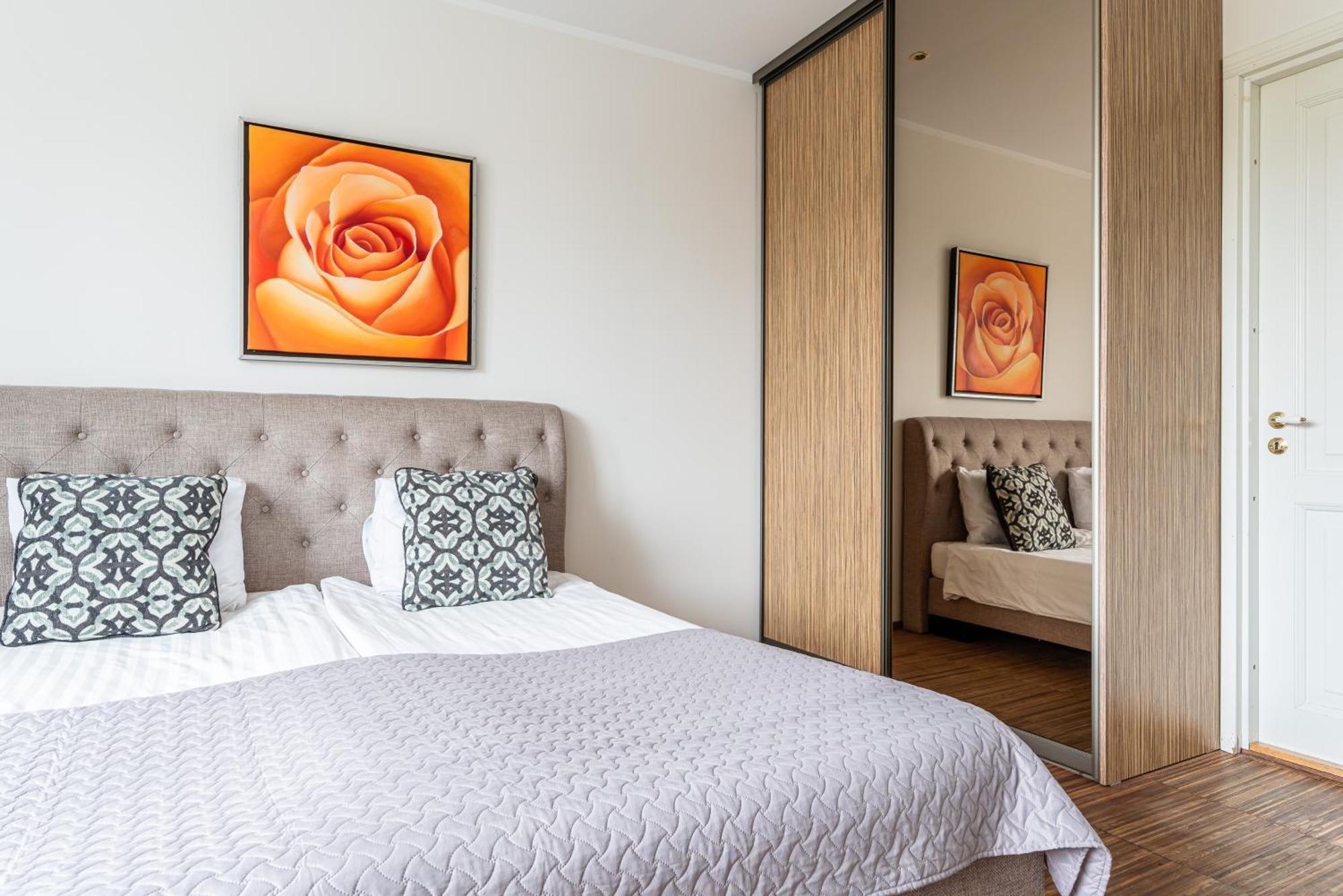 Yoga Aparthotel Reval
