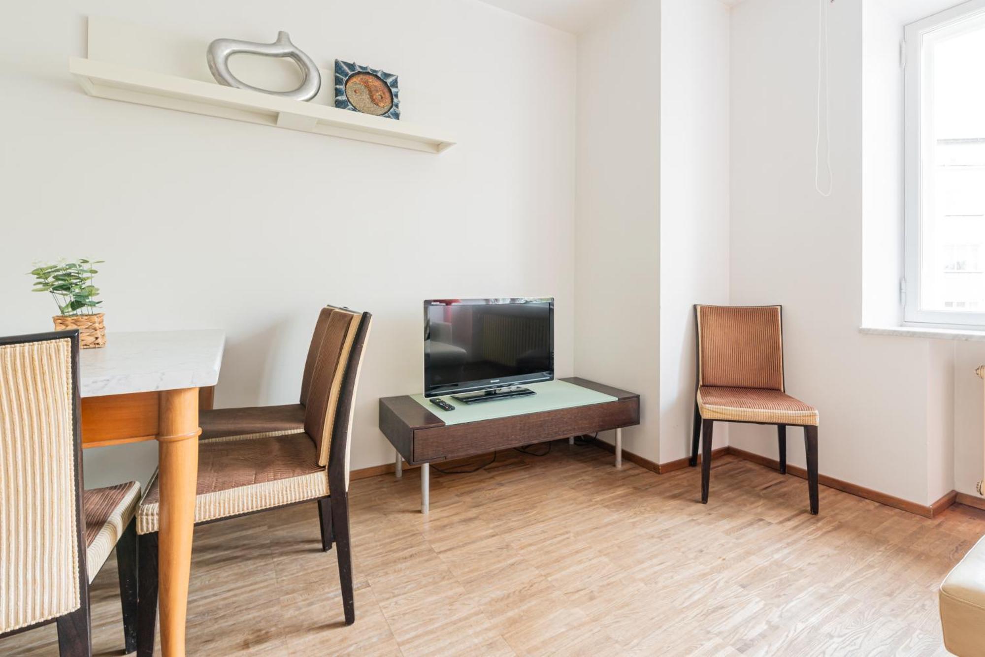 Yoga Aparthotel Reval